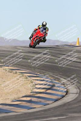 media/Dec-01-2025-Moto Forza (Mon) [[2daa91e15f]]/2-Intermediate Group/Session 2 (Turns 9 and 10)/